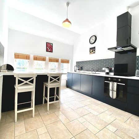 Serviced Accommodation Moray - Lesmurdie House 埃尔金 外观 照片