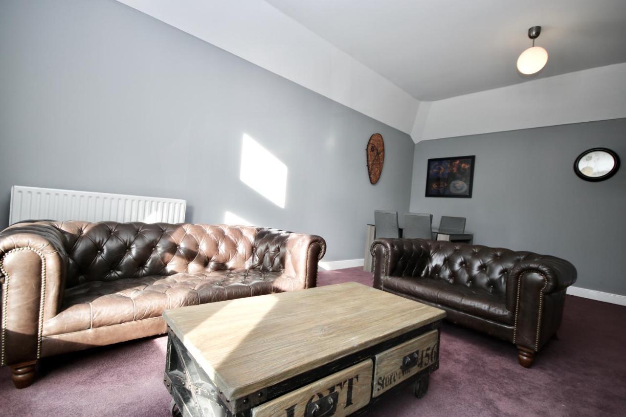 Serviced Accommodation Moray - Lesmurdie House 埃尔金 外观 照片