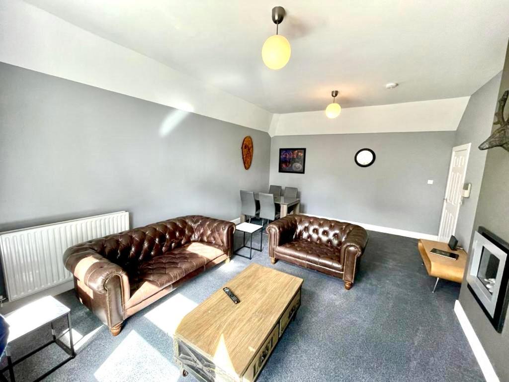 Serviced Accommodation Moray - Lesmurdie House 埃尔金 外观 照片