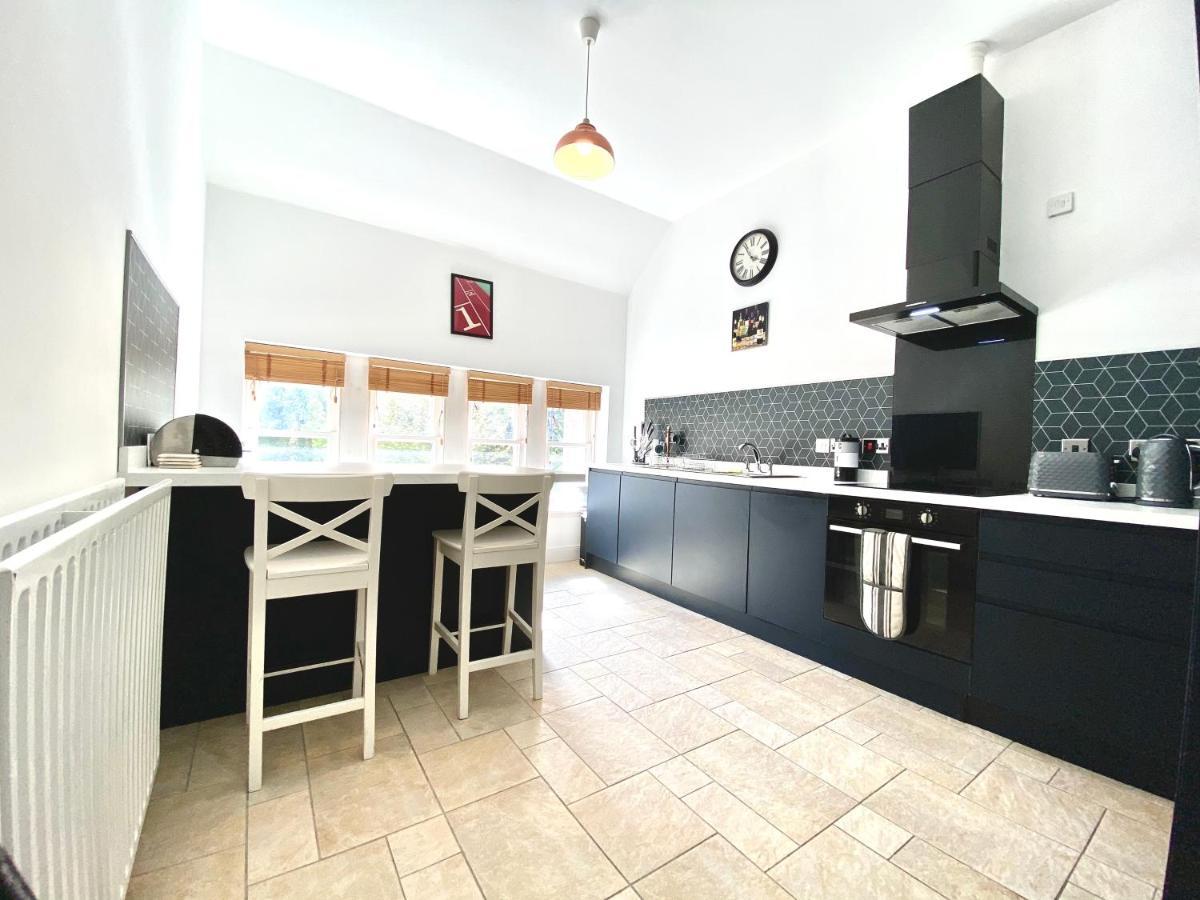 Serviced Accommodation Moray - Lesmurdie House 埃尔金 外观 照片
