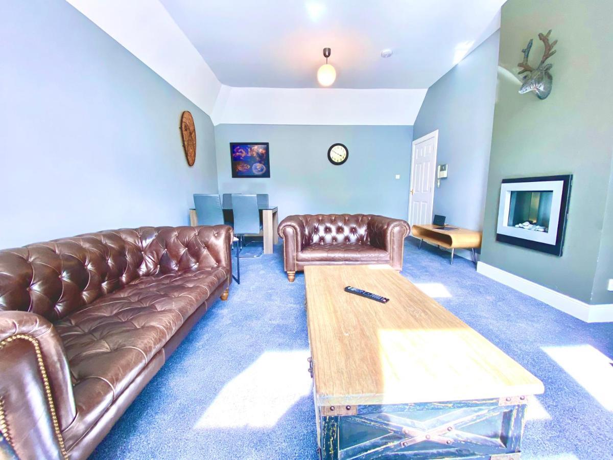 Serviced Accommodation Moray - Lesmurdie House 埃尔金 外观 照片