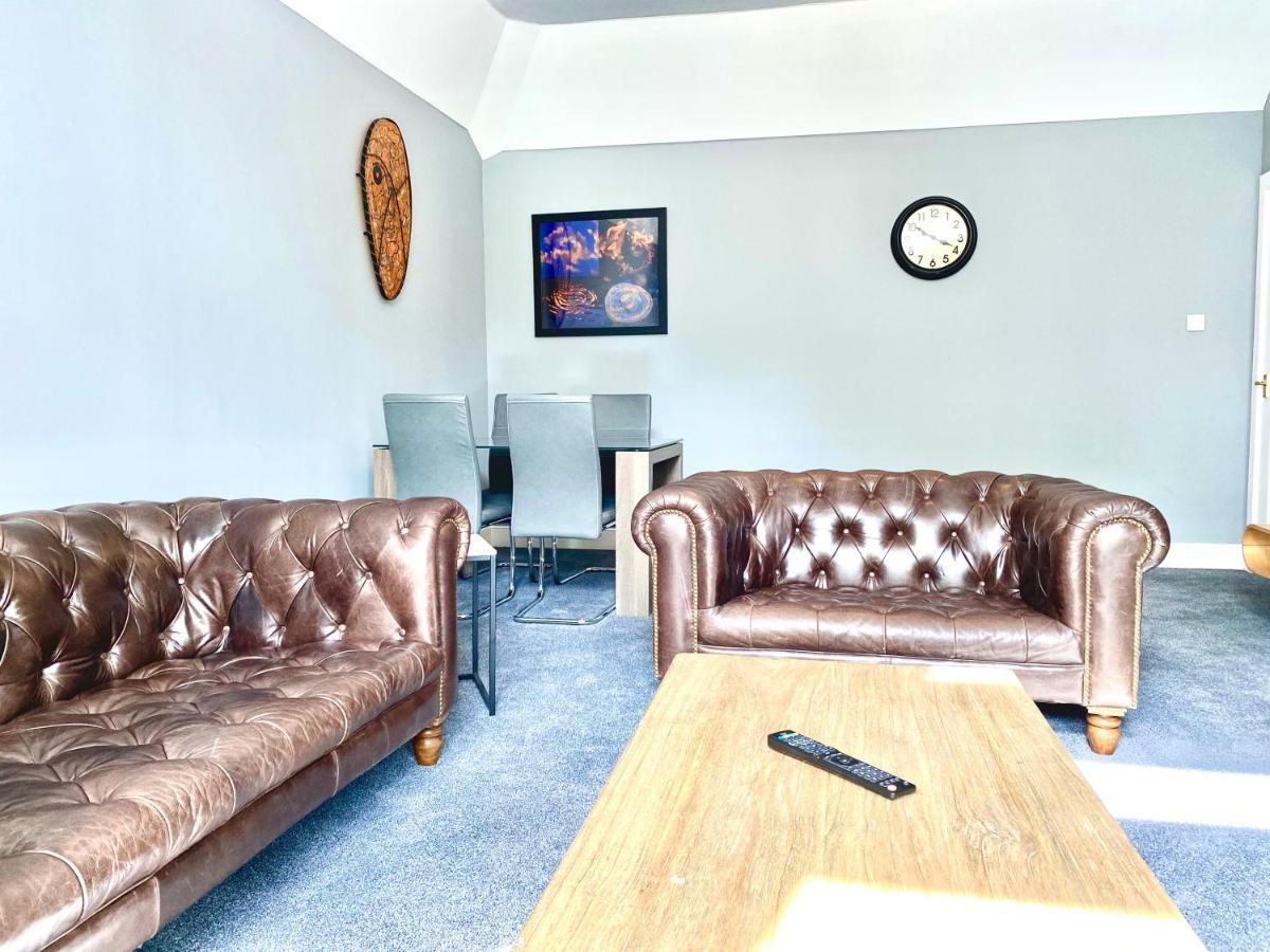 Serviced Accommodation Moray - Lesmurdie House 埃尔金 外观 照片