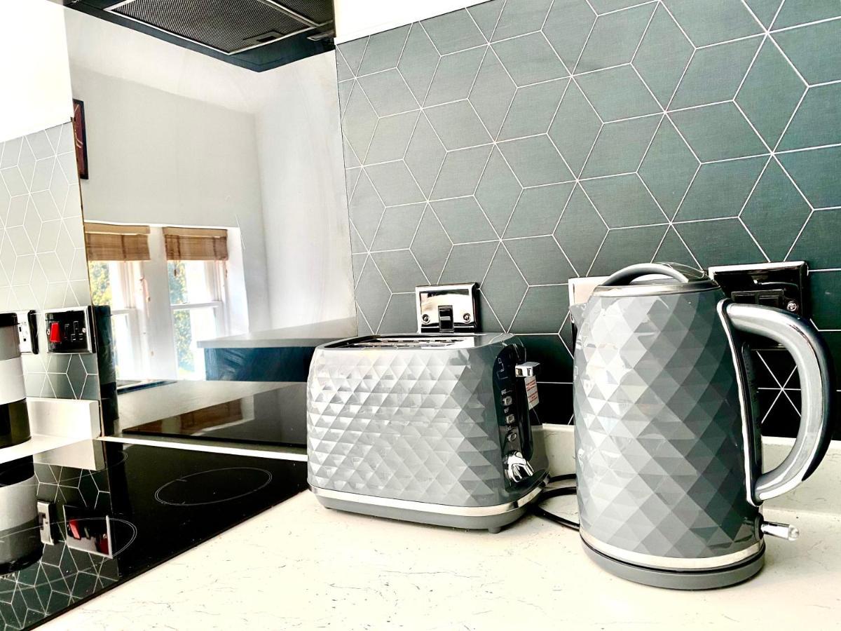 Serviced Accommodation Moray - Lesmurdie House 埃尔金 外观 照片