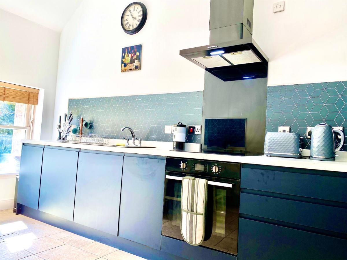 Serviced Accommodation Moray - Lesmurdie House 埃尔金 外观 照片