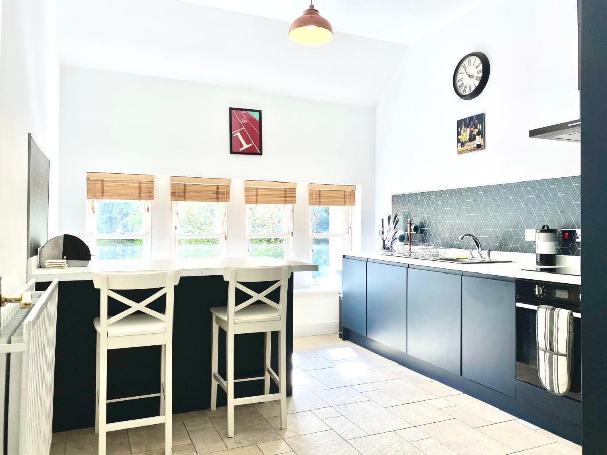Serviced Accommodation Moray - Lesmurdie House 埃尔金 外观 照片